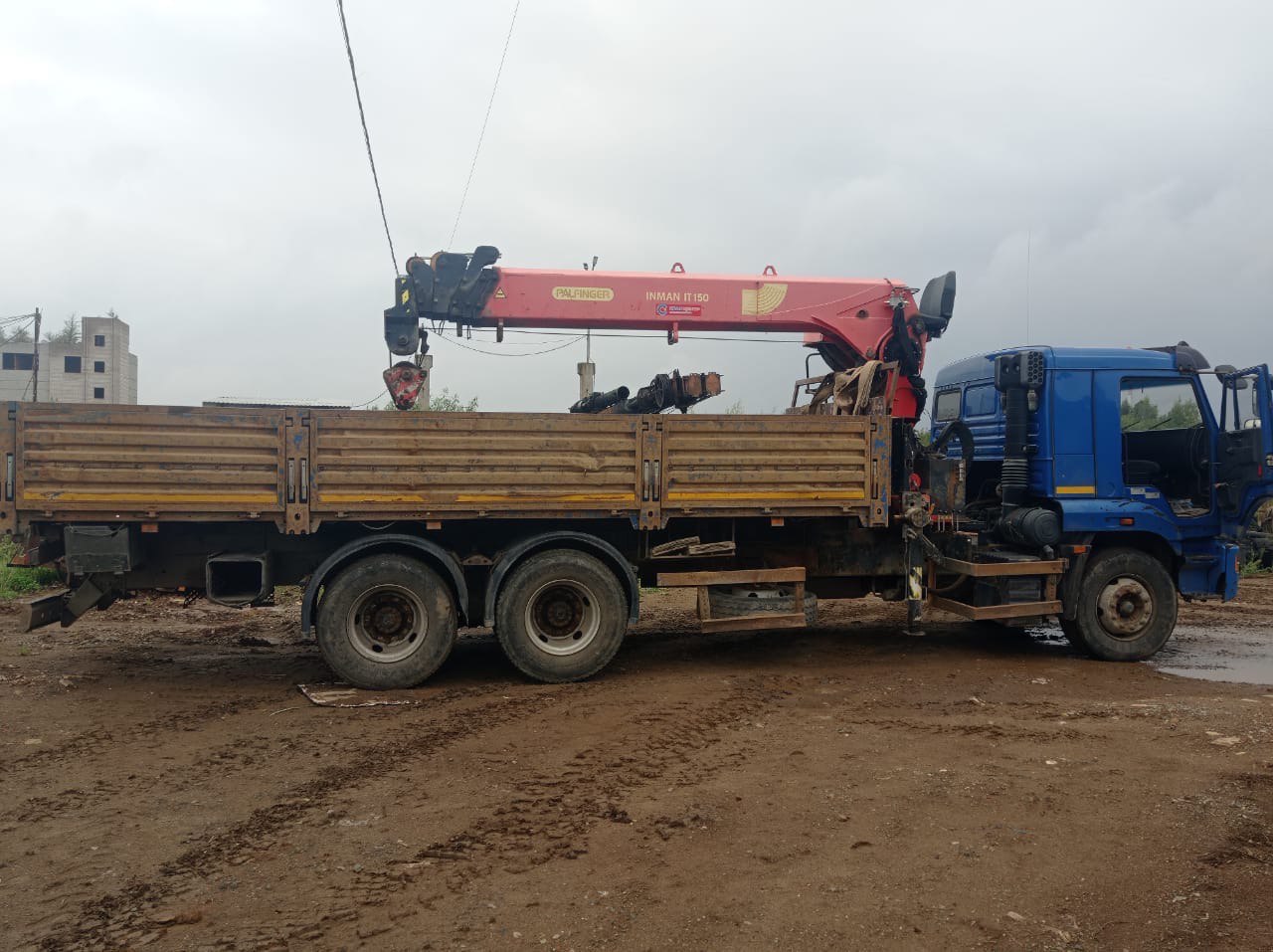 Грузовой бортовой 658600 с КМУ IT 150