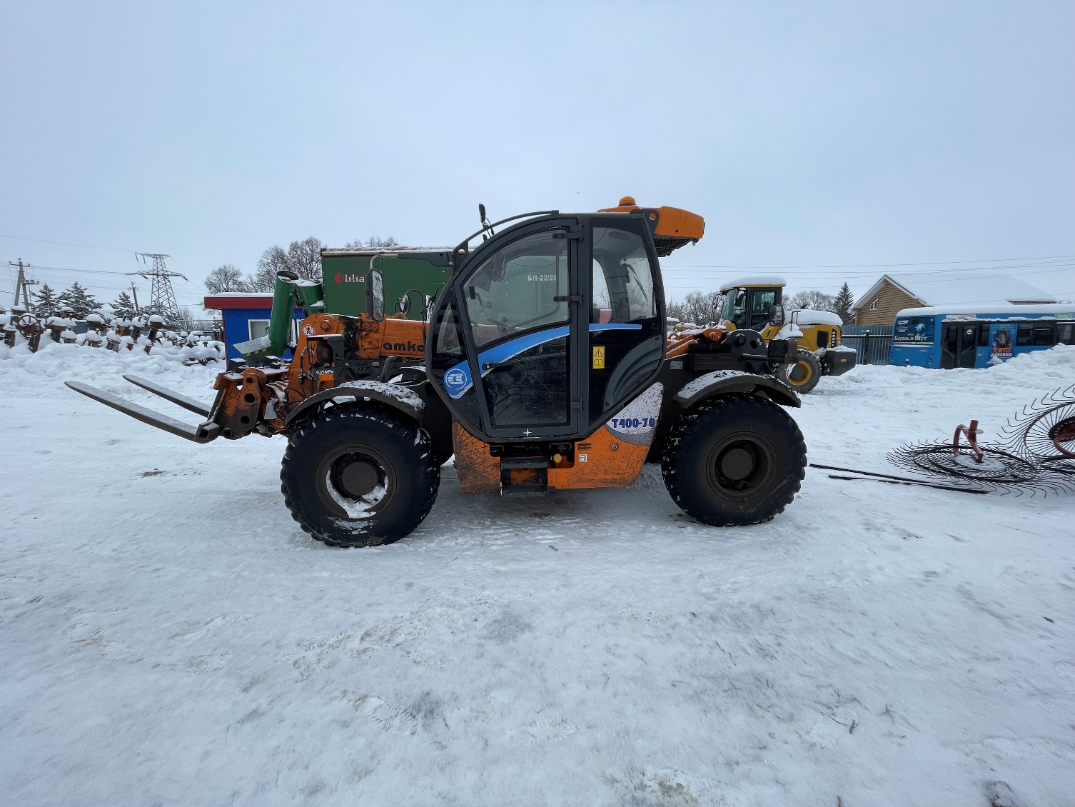 Погрузчик телескопический Amkodor Т400-70 с вилами