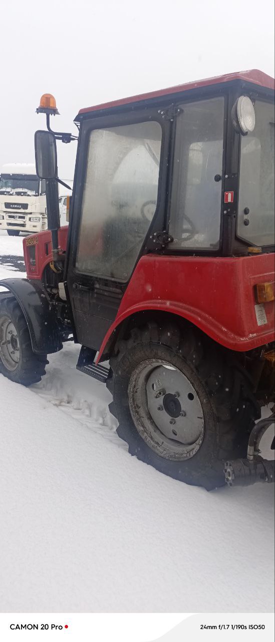 Трактор Машина уборочная со щеткой тракторной МУ-320