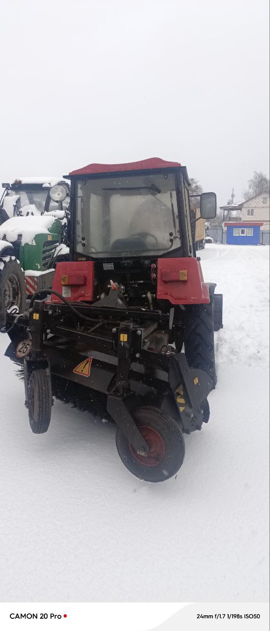 Трактор Машина уборочная со щеткой тракторной МУ-320