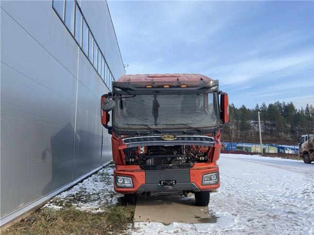 Самосвал SHACMAN SX331863366