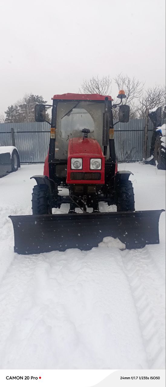 Трактор Машина уборочная со щеткой тракторной МУ-320