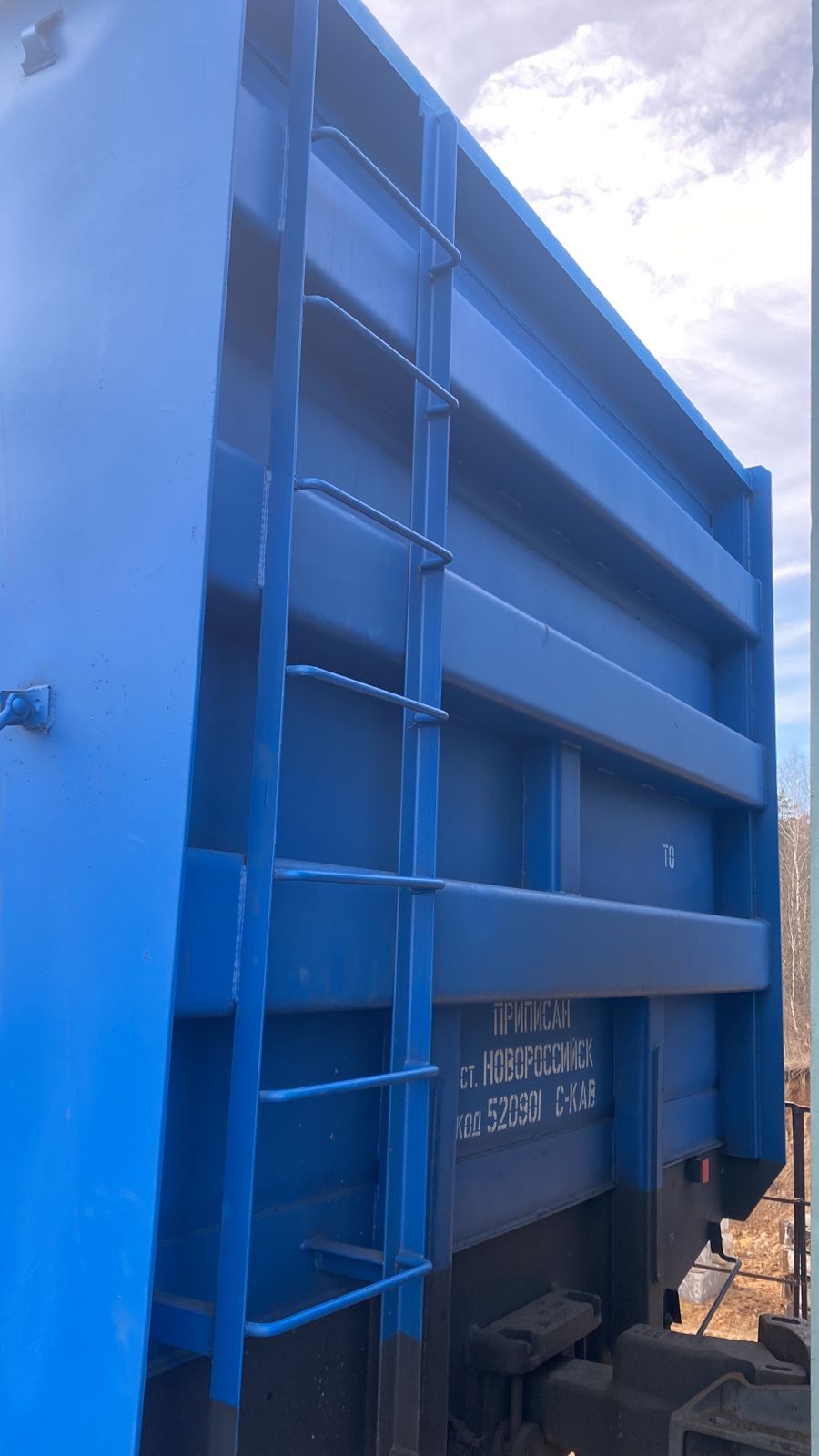 Полувагон с разгрузочными люками - мод. 12-9766