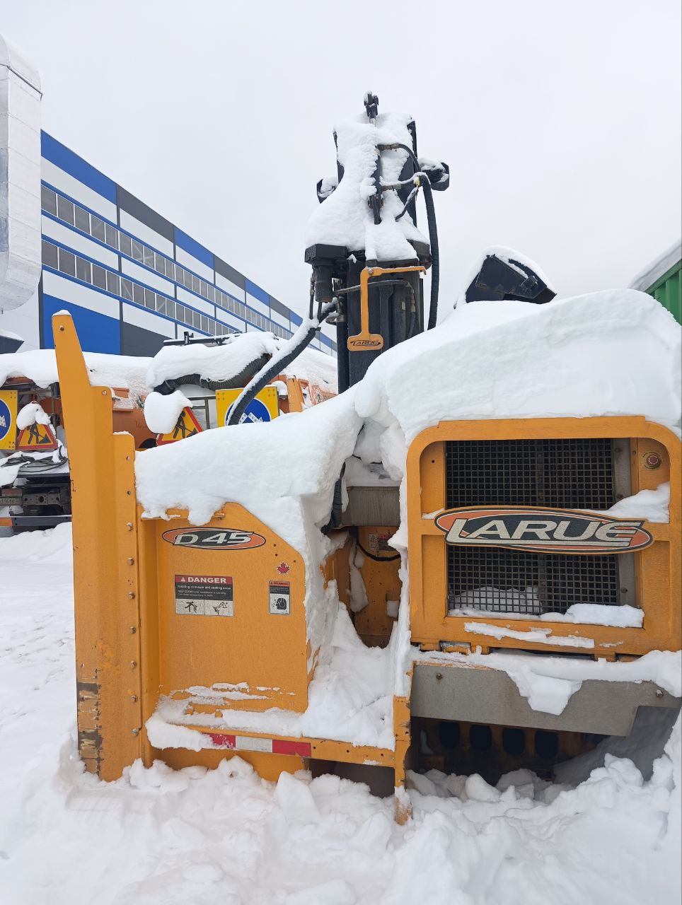 Быстросъемный шнекороторный снегоочиститель производительностью LARUE D45