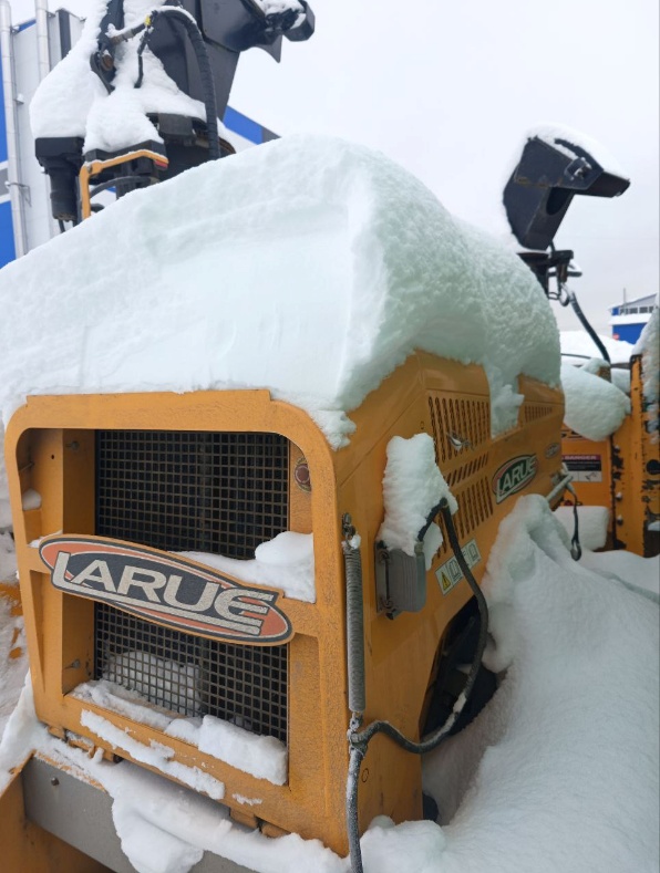 Быстросъемный шнекороторный снегоочиститель производительностью LARUE D45