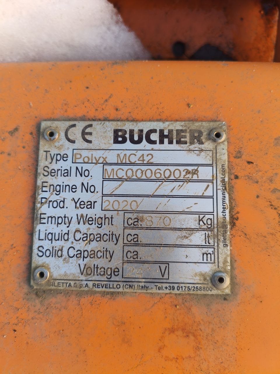 Передний поворотный отвал BUCHER Polyx MC42