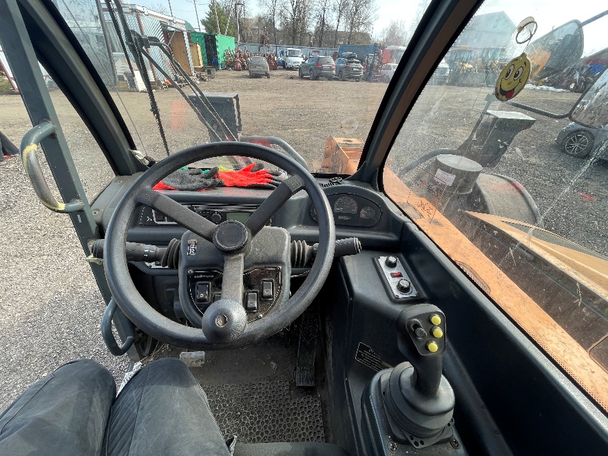 Погрузчик с телескопической стрелой Amkodor Т400-70