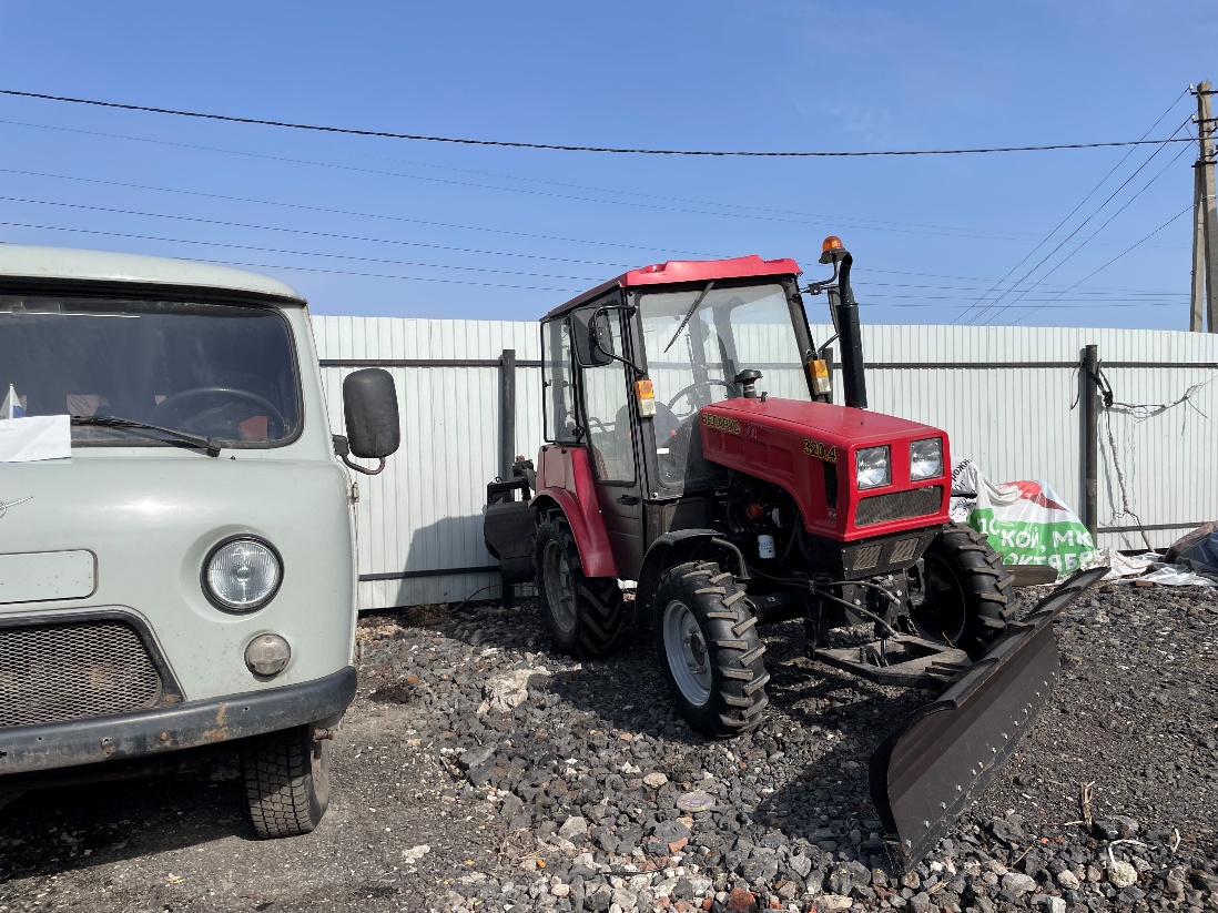 Трактор Машина уборочная со щеткой тракторной МУ-320