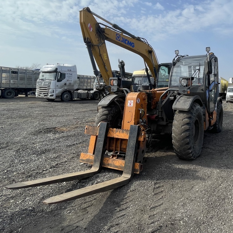 Погрузчик с телескопической стрелой Amkodor Т400-70