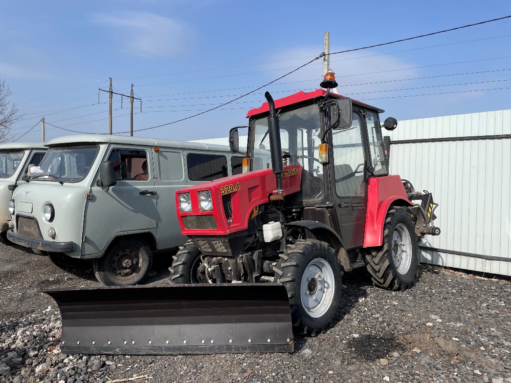 Трактор Машина уборочная со щеткой тракторной МУ-320