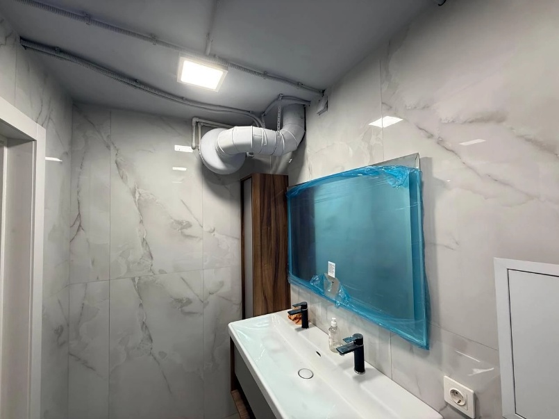 Продажа нежилого помещения (256,7 м²) в новом монолитном доме – 2022 г. Первый этаж + подвал, отдельный вход.